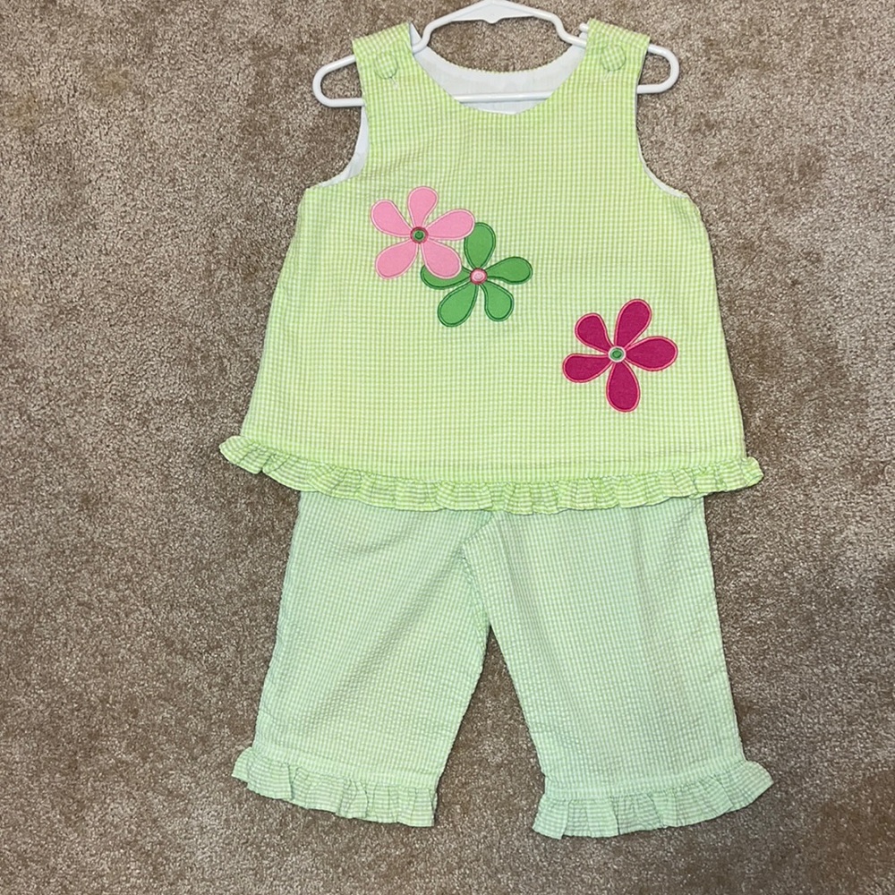 Kelly’s Kids size 3/4T green pant set with flower appliqué